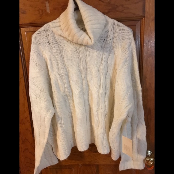 Tularosa Greta Turtleneck Sweater, Large - Picture 2 of 4
